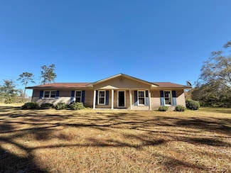 37 Dogwood Rd, Hazlehurst, GA 31539