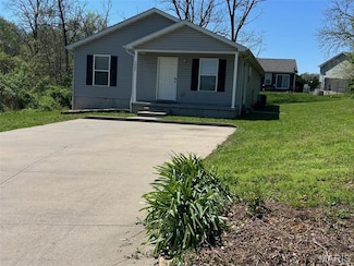 1305 N Church St, Union, MO 63084