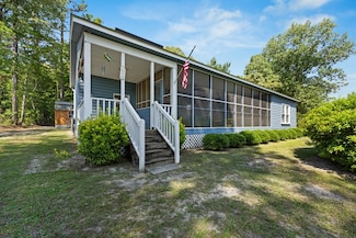 1386 Hobbs Dr, Summerton, SC 29148