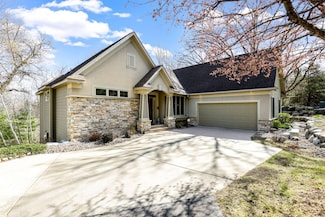 25 Knoll Rd, Saint Paul, MN 55127