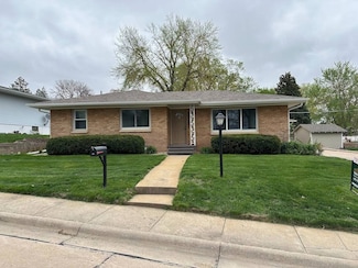 126 Belmont Dr, Hebron, NE 68370