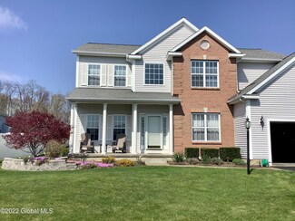 16 Janine Dr, East Greenbush, NY 12061