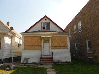 1017 8th St, Waukegan, IL 60085