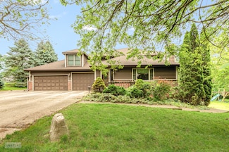 2800 Arbor Ln, Oswego, IL 60543