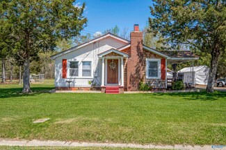 104 Taylor Rd, Gadsden, AL 35905