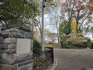 200 E End Ave Unit 8B, New York, NY 10128