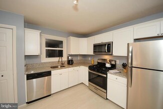 36 Running Brook Rd, Ewing, NJ 08638