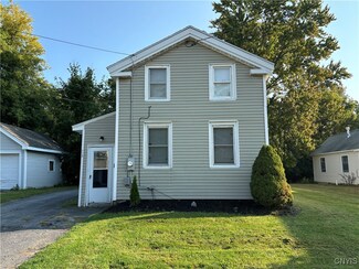112 Cleveland St, Liverpool, NY 13088