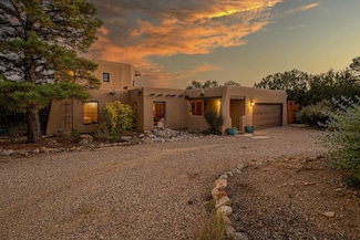 2 Ute Ln, Santa Fe, NM 87505