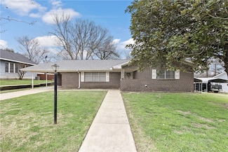 602 W Fox St, Caldwell, TX 77836