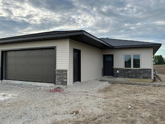 206 Diamond Ct, Wykoff, MN 55990