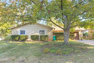 21W220 Canary Rd, Lombard, IL 60148