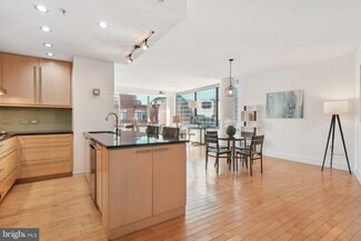 2001 15th St N Unit 1008, Arlington, VA 22201