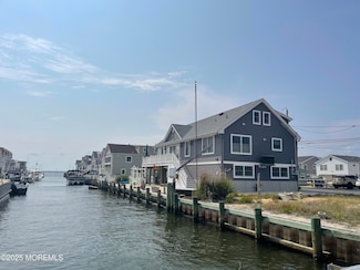 201 Mallard Ln, Lavallette, NJ 08735