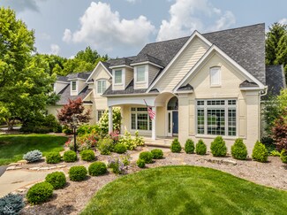 2 Stone Wall Ln, Zionsville, IN 46077