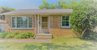 656 E Palatine Rd, Palatine, IL 60074