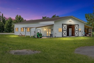 9450 NW 150th Ave, Morriston, FL 32668