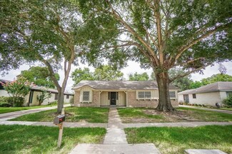 13626 Woodchester Dr, Sugar Land, TX 77498