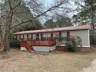 125 Sherry St, Sneads Ferry, NC 28460