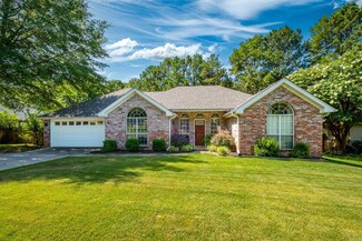 129 Diamond Pointe Dr, Maumelle, AR 72113