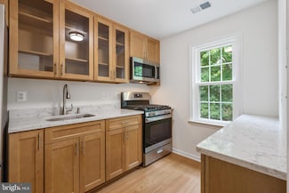 6727 W Wakefield Dr Unit B2, Alexandria, VA 22307