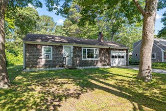 43 Kelley Rd, Hyannis, MA 02601