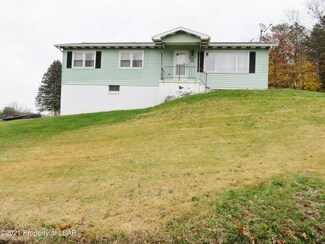 330 Beaumont St, Warrior Run, PA 18706