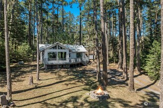 61 Island Dr, Friday Harbor, WA 98250