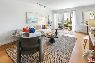 1154 S Barrington Ave Unit 201, Los Angeles, CA 90049