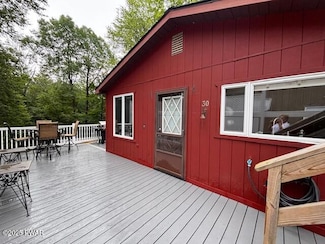 30 Bear Hill Rd, Lake Ariel, PA 18436