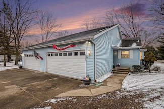 70874 Elkhart Rd, Edwardsburg, MI 49112