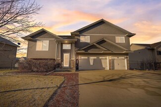 1605 Pinecone Ln, Mayer, MN 55360