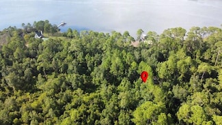 2825 Teepee Rd, Navarre, FL 32566