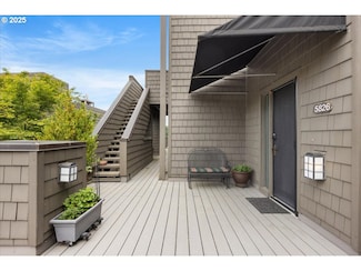 5826 S Riverpoint Ln Unit 8, Portland, OR 97239