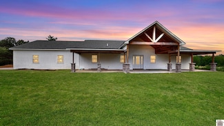 226 Douglas Rd, Murray, KY 42071