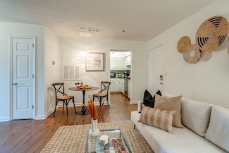 1808 State St Unit 208, Nashville, TN 37203