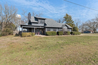 801 Walnut St, Honey Grove, TX 75446