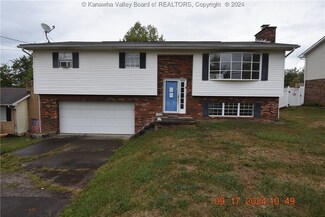 909 Centers Rd, Charleston, WV 25311
