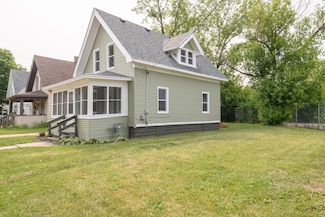 912 Harvey St, Beloit, WI 53511