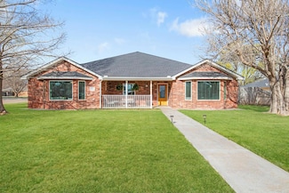 301 Floyd Ave, Dumas, TX 79029