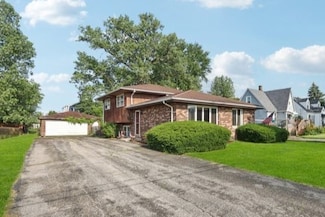 10956 S Nagle Ave, Worth, IL 60482