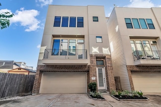 1724 Ovid St, Houston, TX 77007