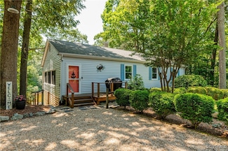 23 Windward Ln, Lancaster, VA 22503