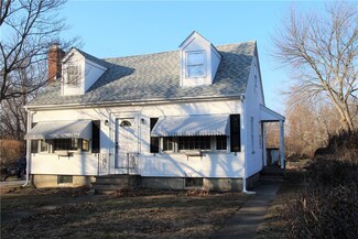 98 Seymour St, Warren, RI 02885