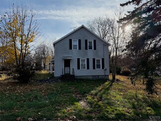 12 Homer St, Union Springs, NY 13160