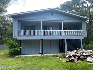 116 SW 6th St, Oak Island, NC 28465