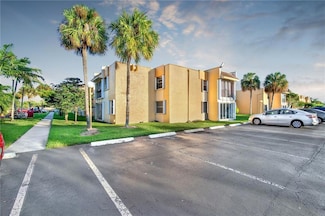 9311 SW 4th St Unit 220B, Miami, FL 33174