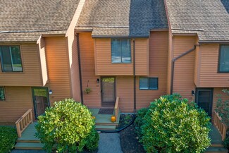 108 Dunvegan Woods, Hampton, NH 03842