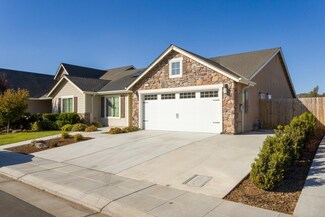1822 Softwind Dr, Tulare, CA 93274