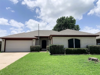 1021 Caleb St, Burleson, TX 76028